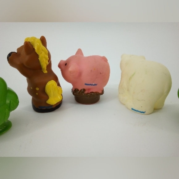 Fisher-Price Little People 5 Piece Set Barn Arctic Trees Animal Animals Toys - Picture 4 of 8